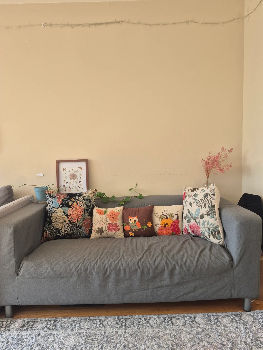 IKEA Sofa - Grey image indicator(5)