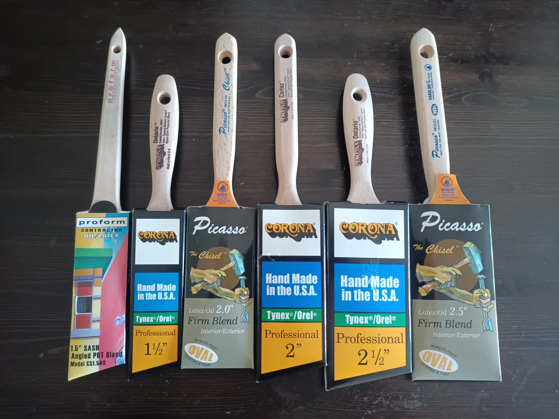 Variety of Paint Brushes: Corona, Picasso, Proform thumbnail