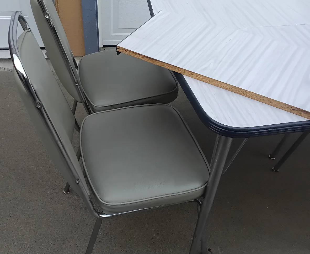 Vintage Retro Formica Chrome Dining Table image indicator(4)