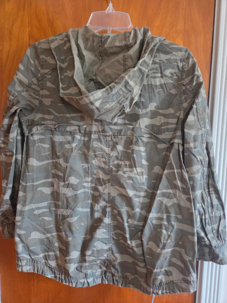 Caslon Camo Print Hooded Jacket - Size XS image indicator(3)