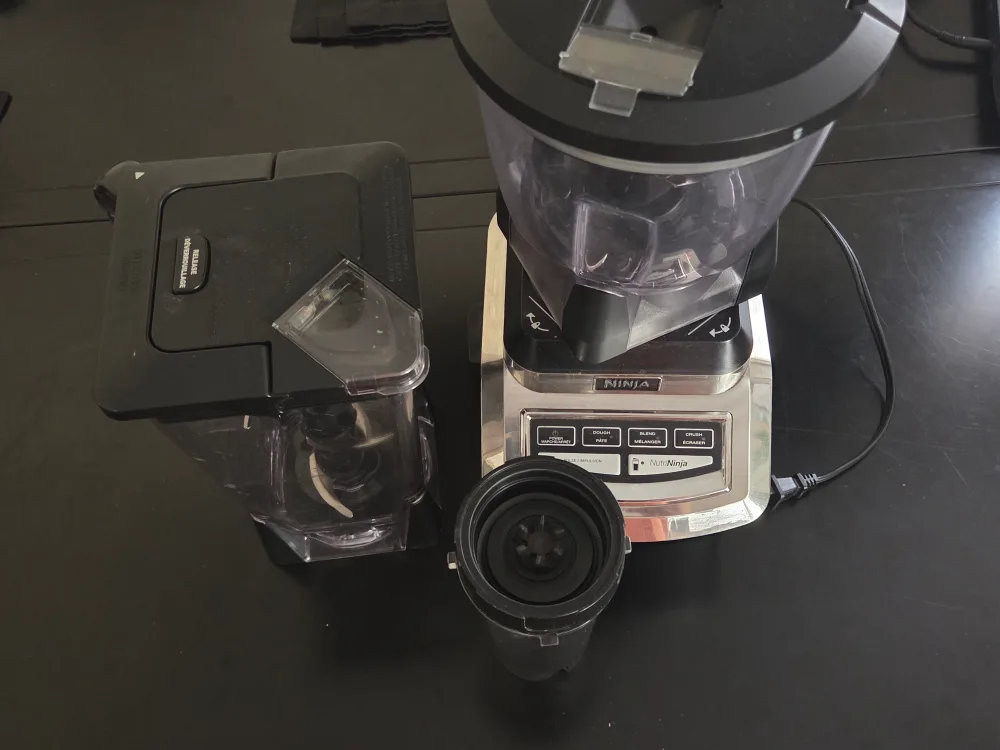 Ninja Professional Blender with Nutri Ninja Cups thumbnail