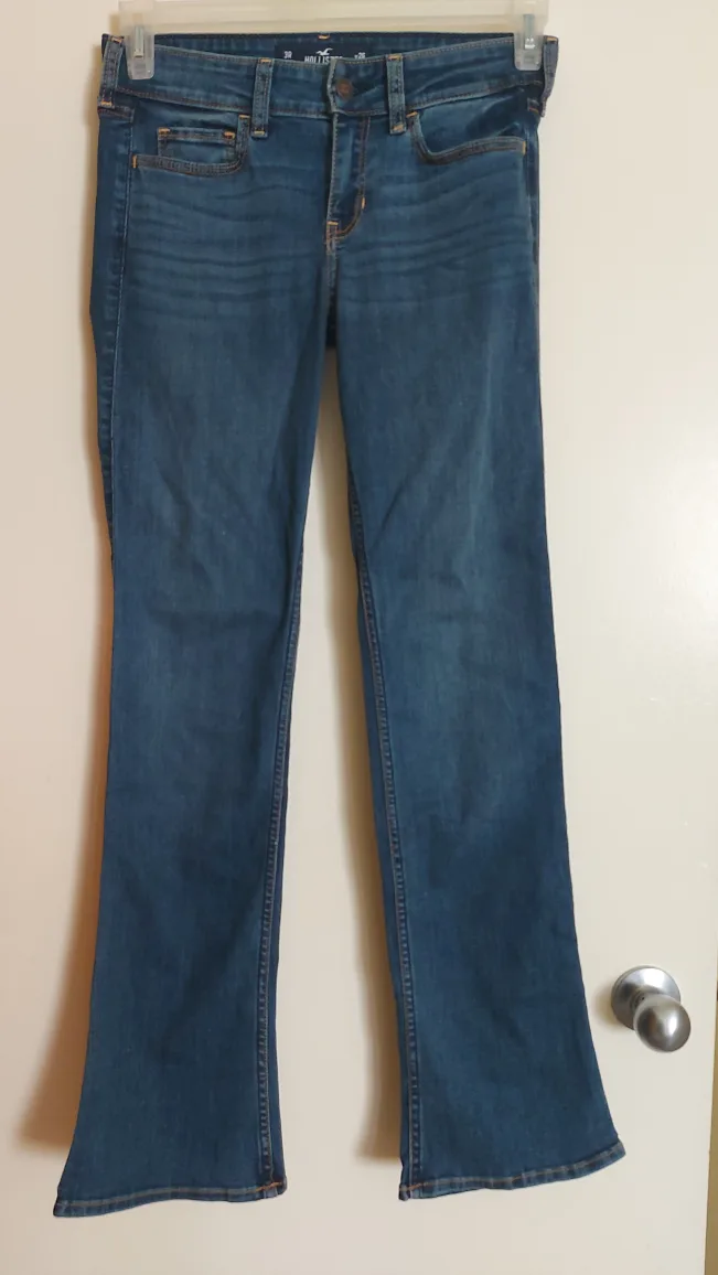 Hollister Low-Rise Bootcut Jeans - Size 26 thumbnail