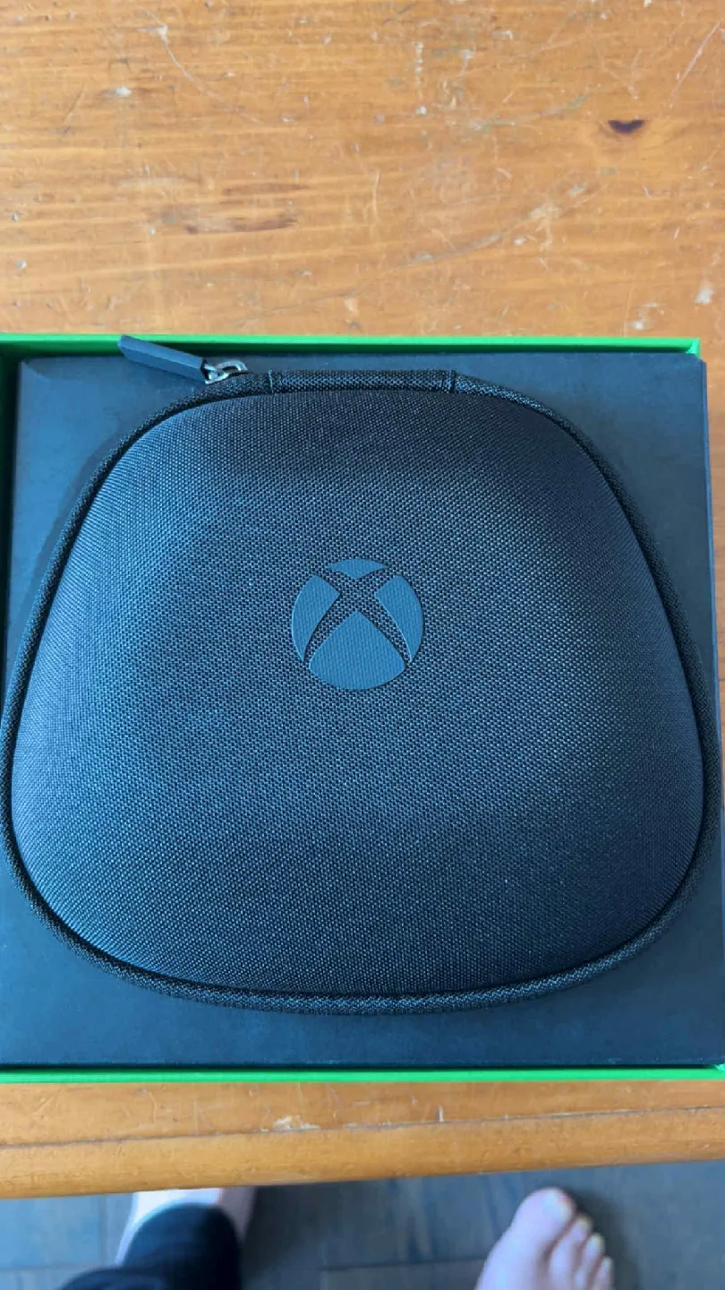 Xbox Elite Series 2 Controller - Like New! image indicator(2)