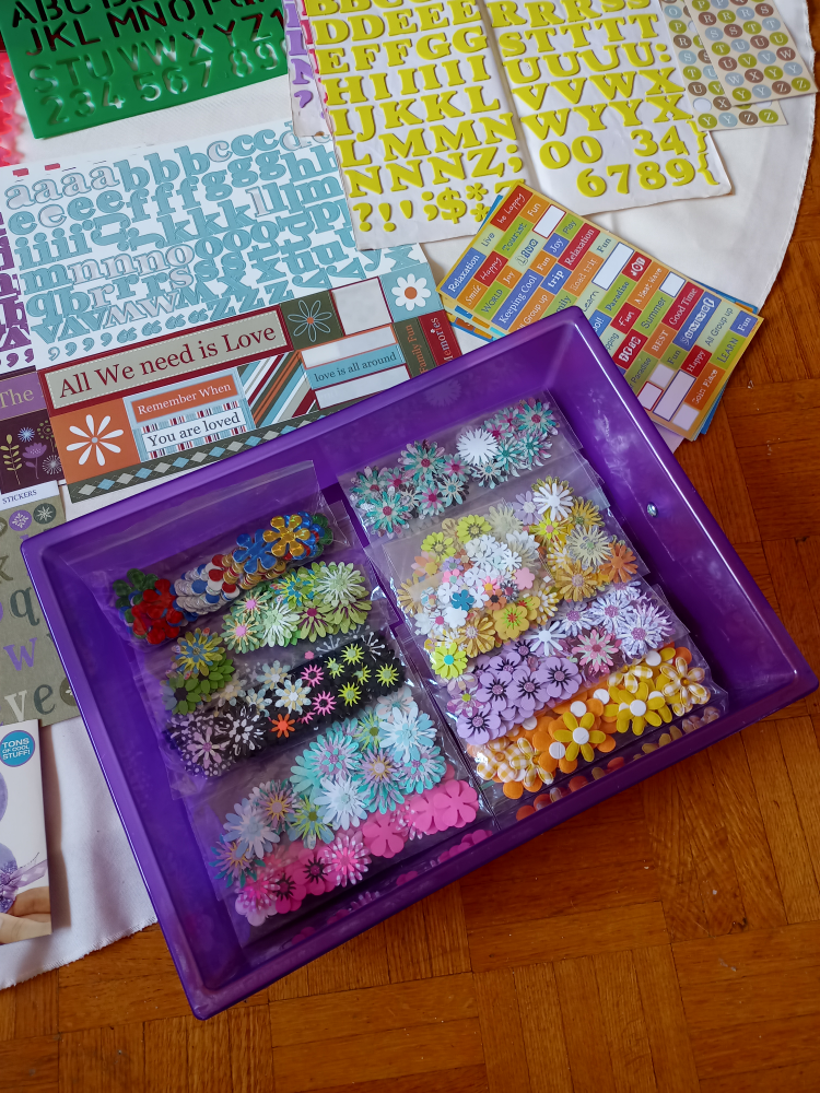 huge lot of scrapbook supplies. - photo 4