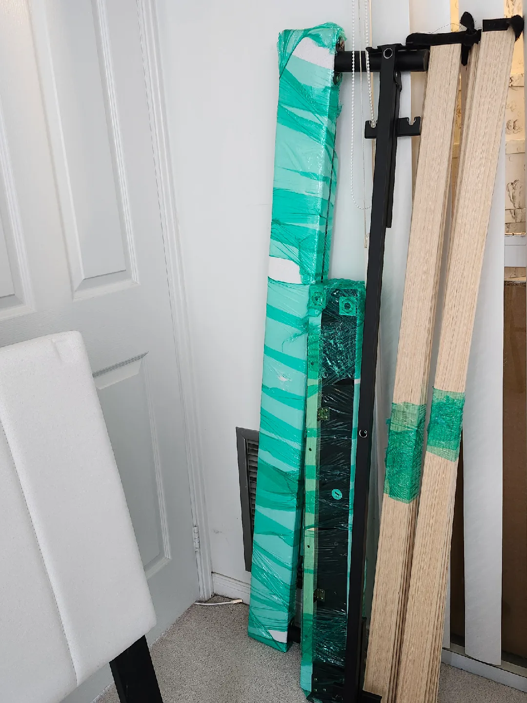 Queen Size White Upholstered Platform Bed Frame image indicator(5)