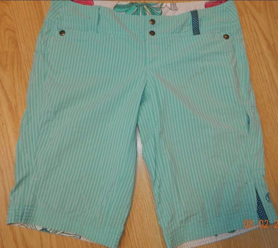 LULULEMON ADVENTURE SHORTS SIZE 6...EUC