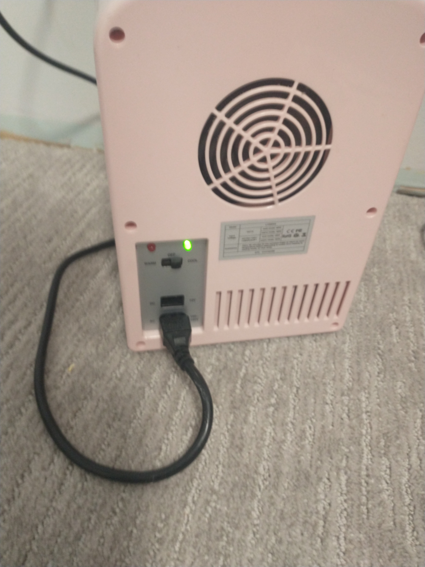 pink mini fridge - photo 4