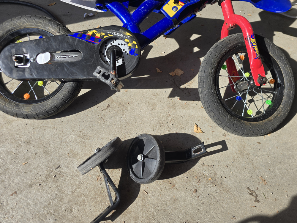 Hot Wheels Kids' Bike - 12 inch - photo 2