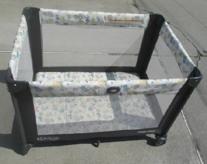 Graco Pack 'n Play Playard image indicator(2)