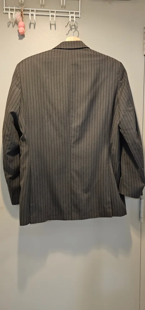 Sergio Classico Pinstripe Blazer Size 48/42 image indicator(6)