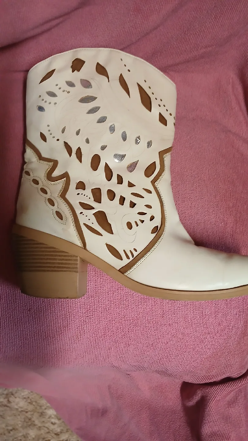 White Laser-Cut Cowboy Boots image indicator(2)