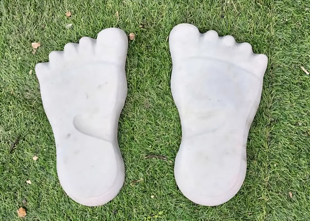 Concrete Footprint Stepping Stones thumbnail