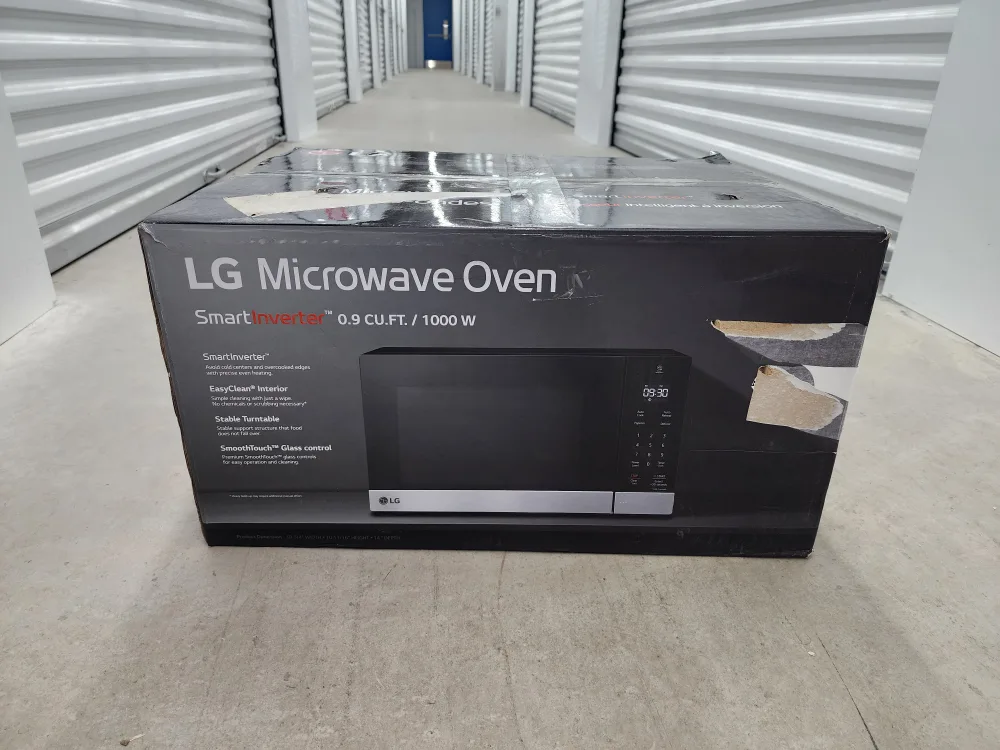 LG Smart Inverter Microwave Oven - 0.9 cu ft thumbnail