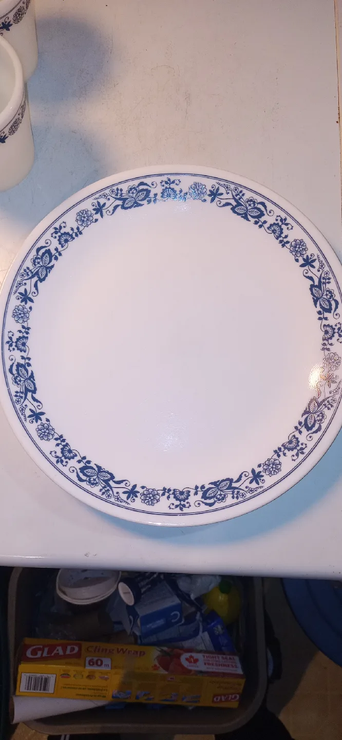 Vintage Pyrex Blue Cornflower Mugs and Plate Set image indicator(5)