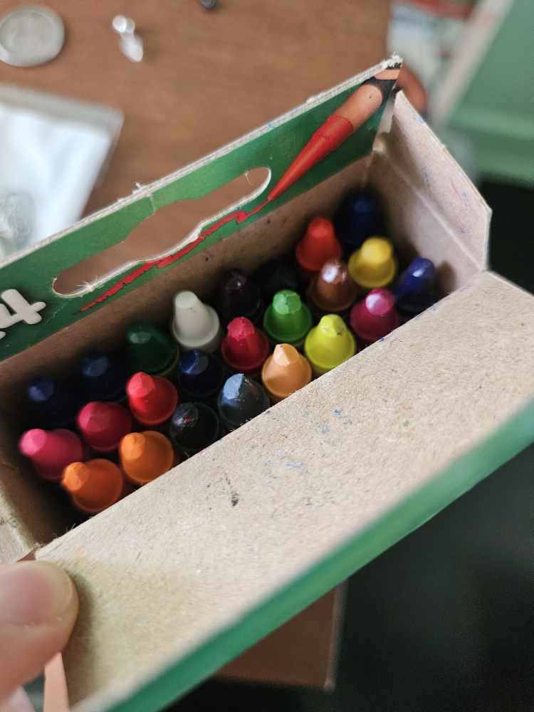 Crayola Crayons - 24 Pack Free 🥕 - photo 2