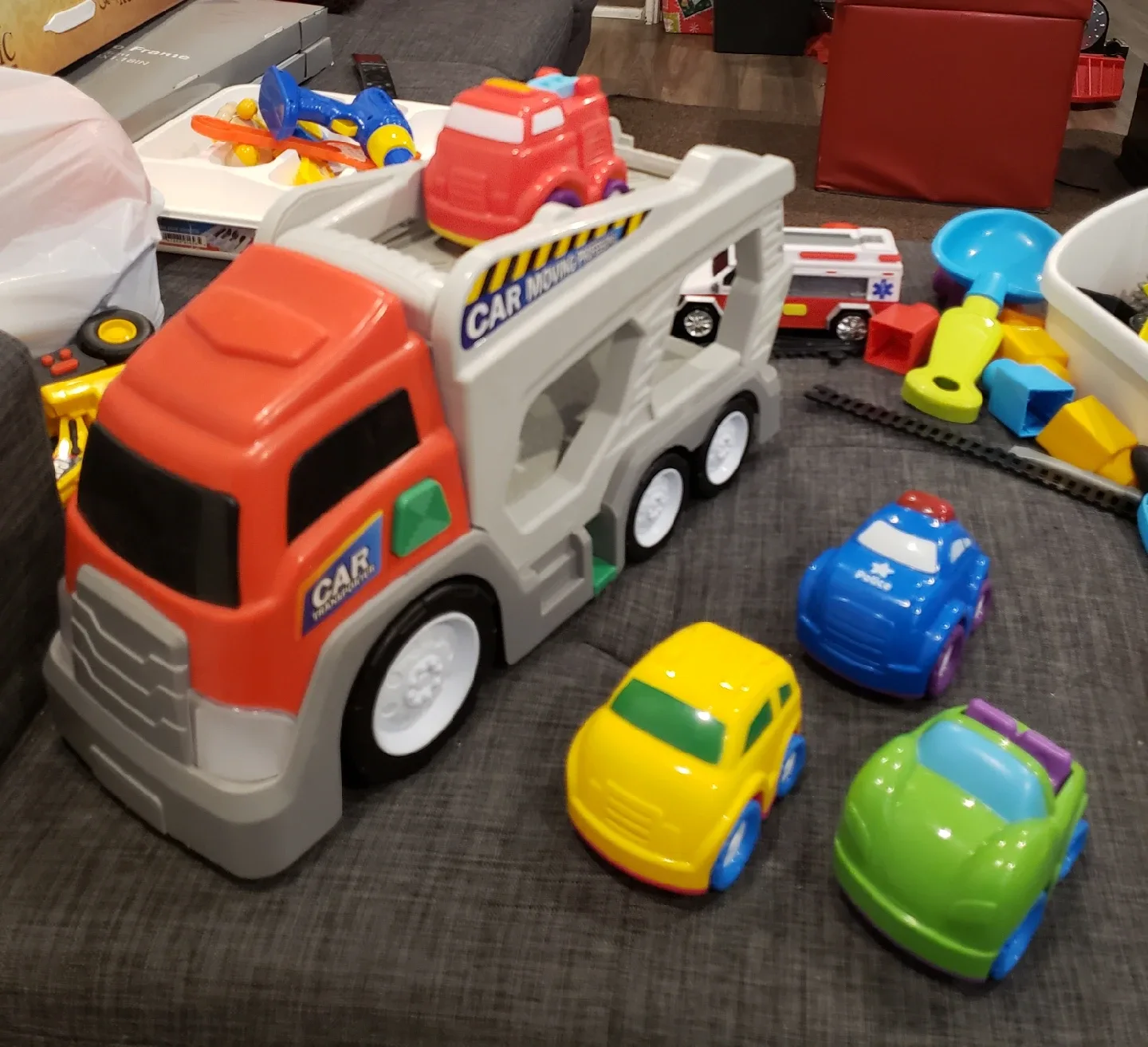 Car Transporter Truck Toy with Cars image indicator(2)