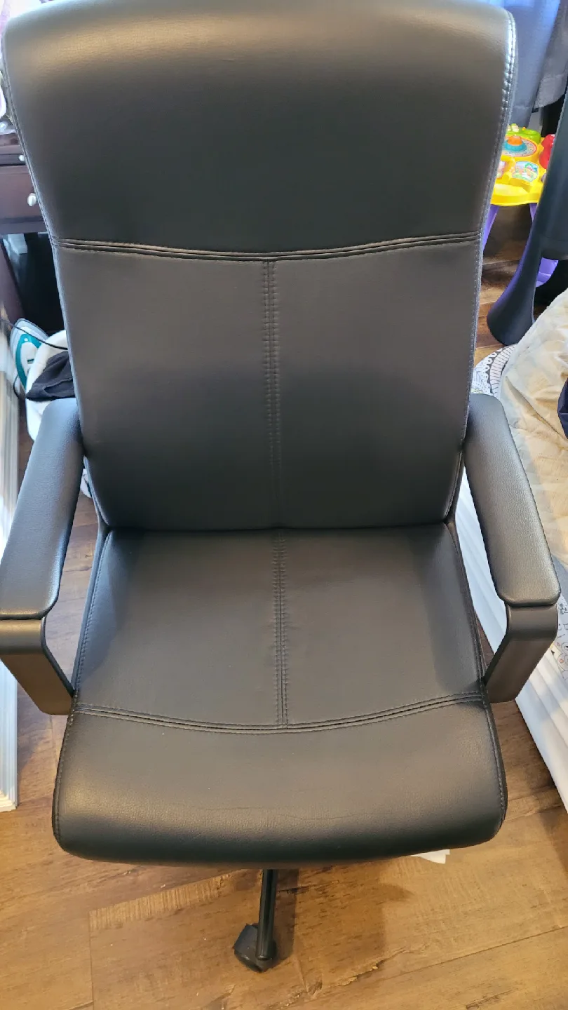 Beautiful and comfortable IKEA Black Office Chair image indicator(3)