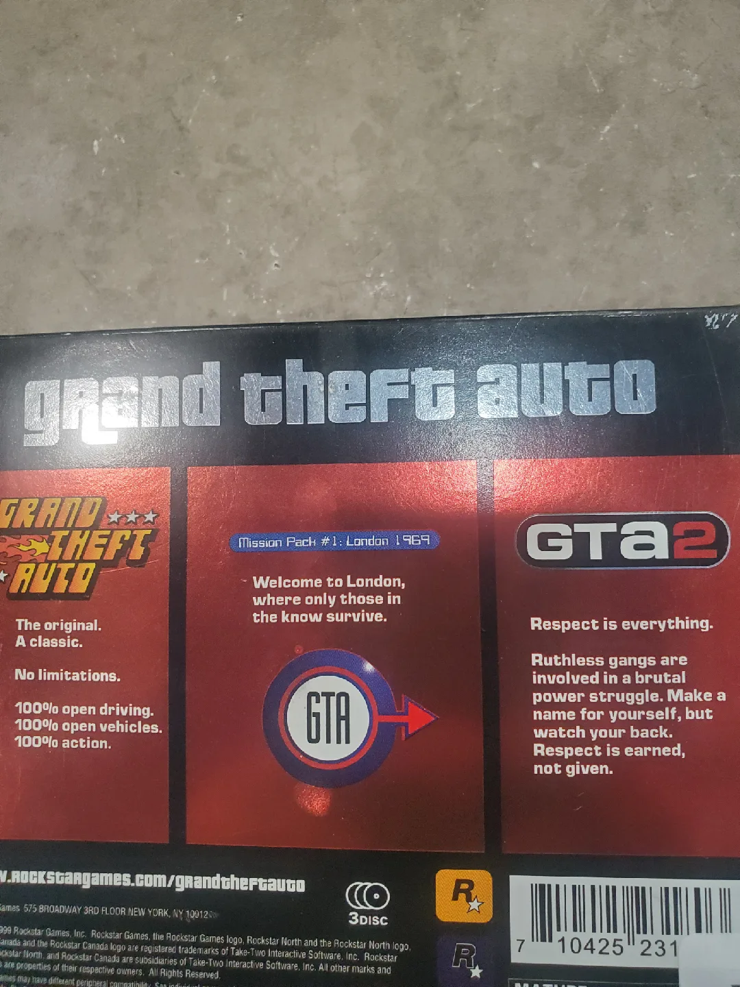 Grand Theft Auto PS One Collector's Edition image indicator(2)