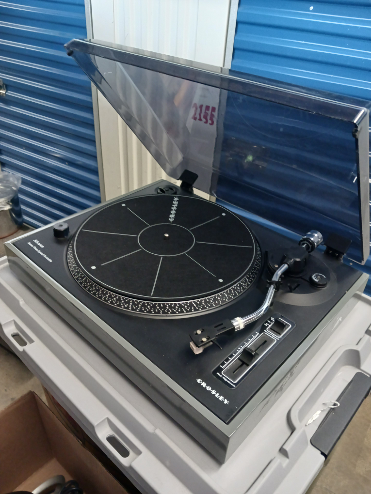 Crosley Advance Stereo Three-Speed Turntable - photo 2