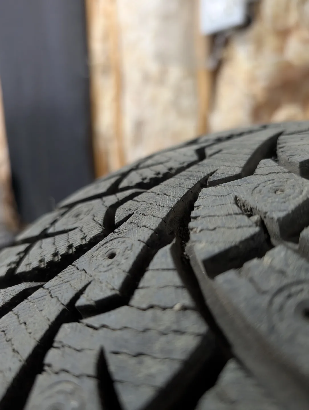 (4)-195/65R15 ILink WinterVorhut Winter Tires thumbnail