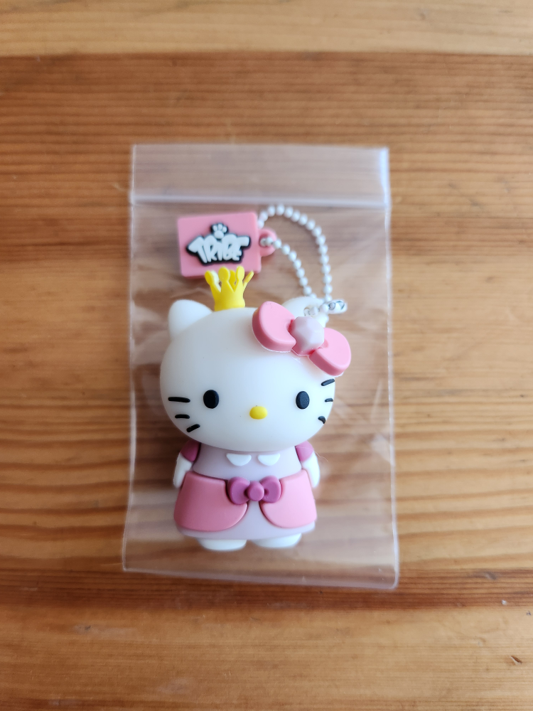 Hello Kitty Princess 16GB USB Drive 🥕 - photo 2