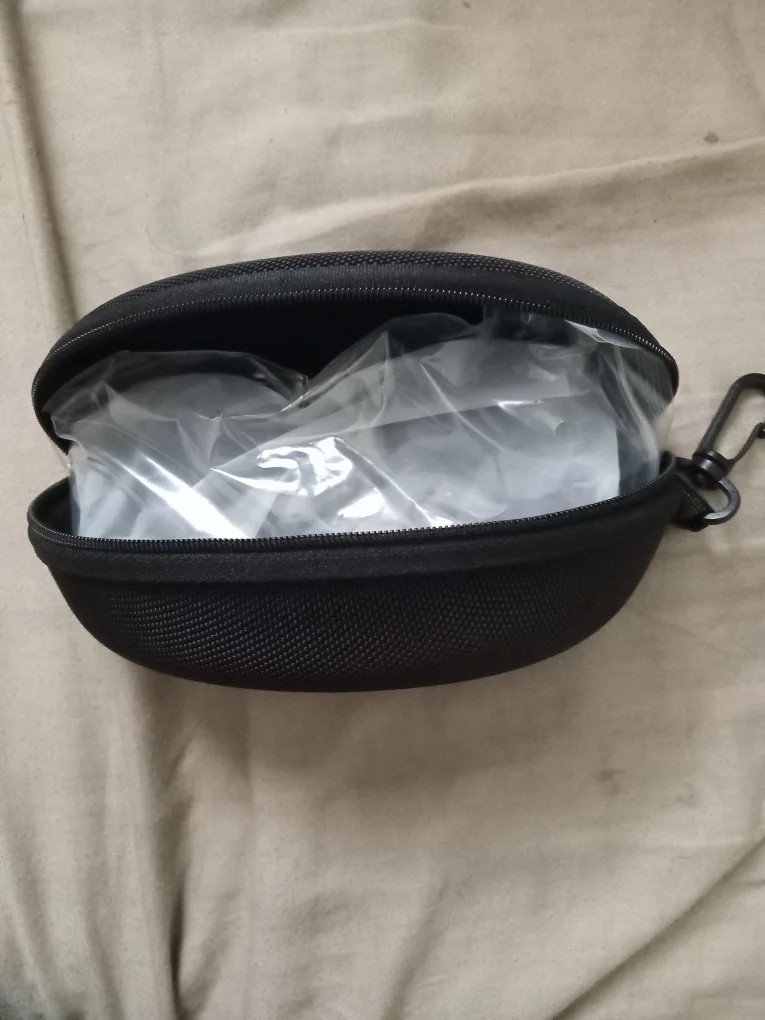 LILIT-01 South Korean Sunglasses With Case image indicator(2)