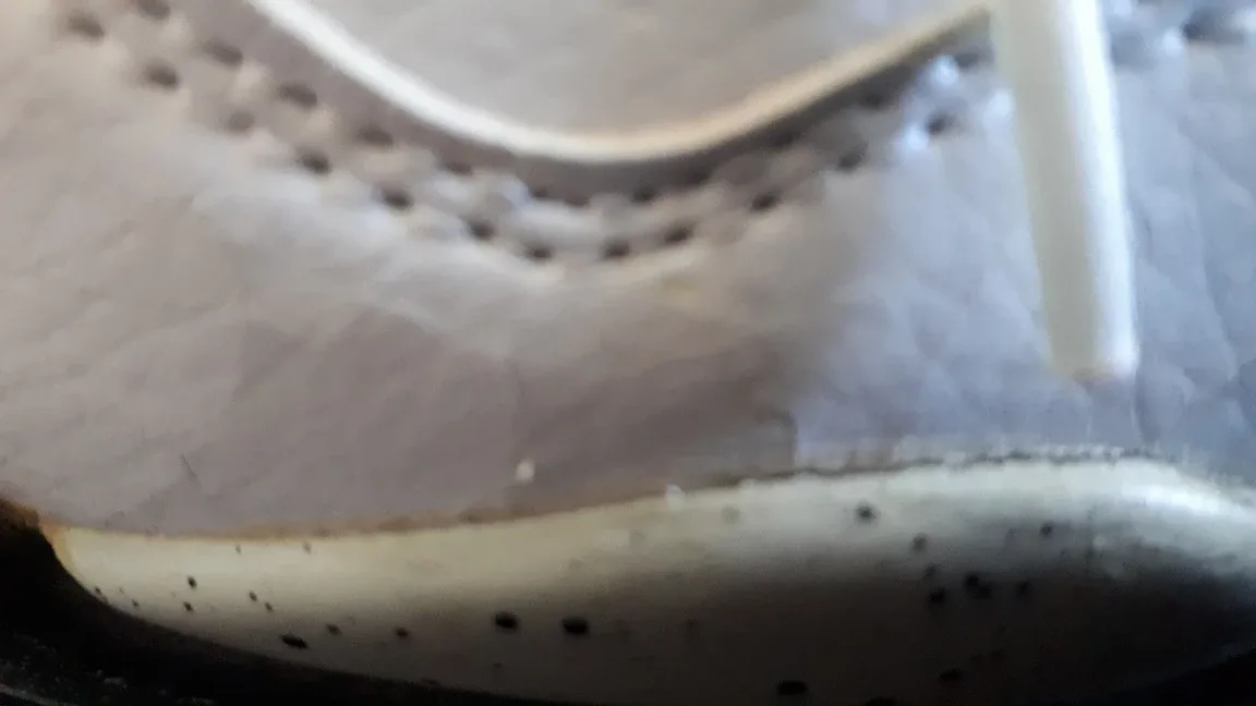 Jordan 4 Retro White Oreo (Size 9 ) image indicator(4)