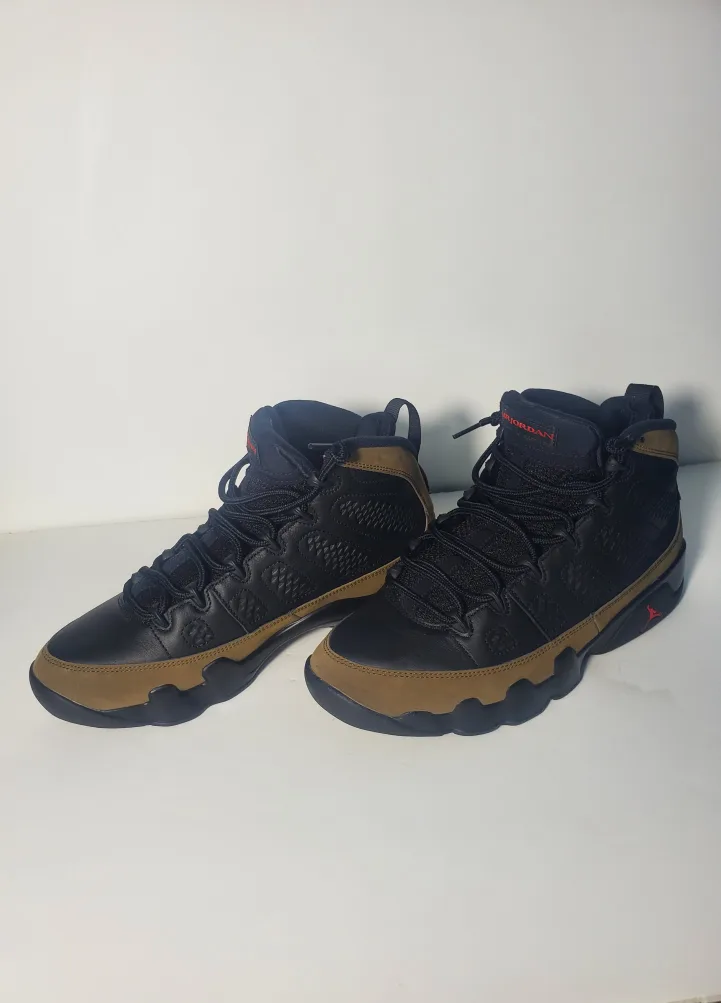 Men’s Jordan 9 Retro Olive W/Original Box HV4794-030 Size 10.5 thumbnail