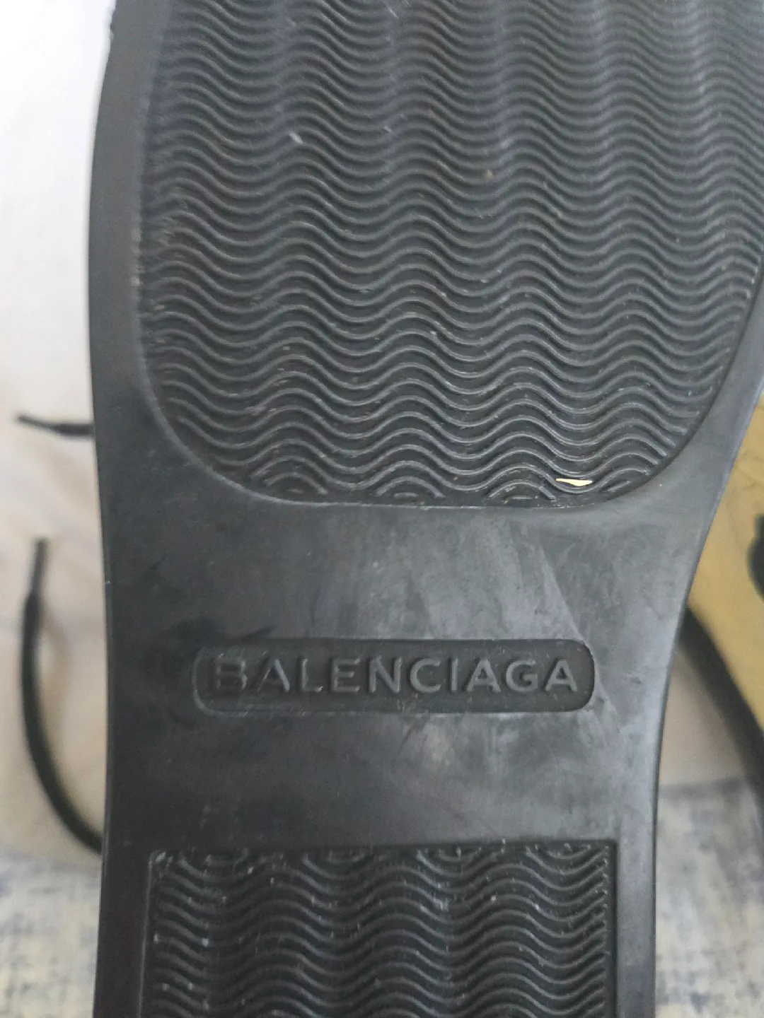 Balenciaga High Top Sneakers - Size 39 image indicator(2)