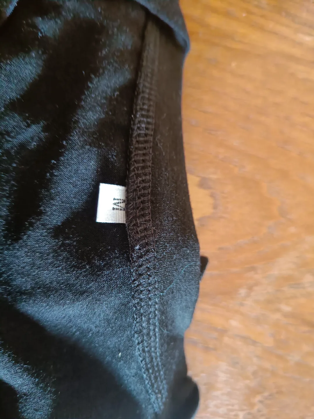 T-shirts with Rainbow Heart Design image indicator(4)