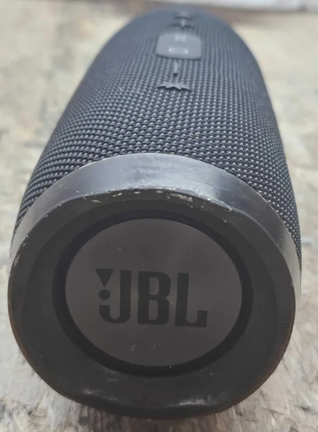 JBL Charge 3 Bluetooth Speaker - Black image indicator(3)