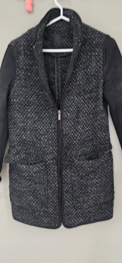 Seconds Jacket with Size S image indicator(4)