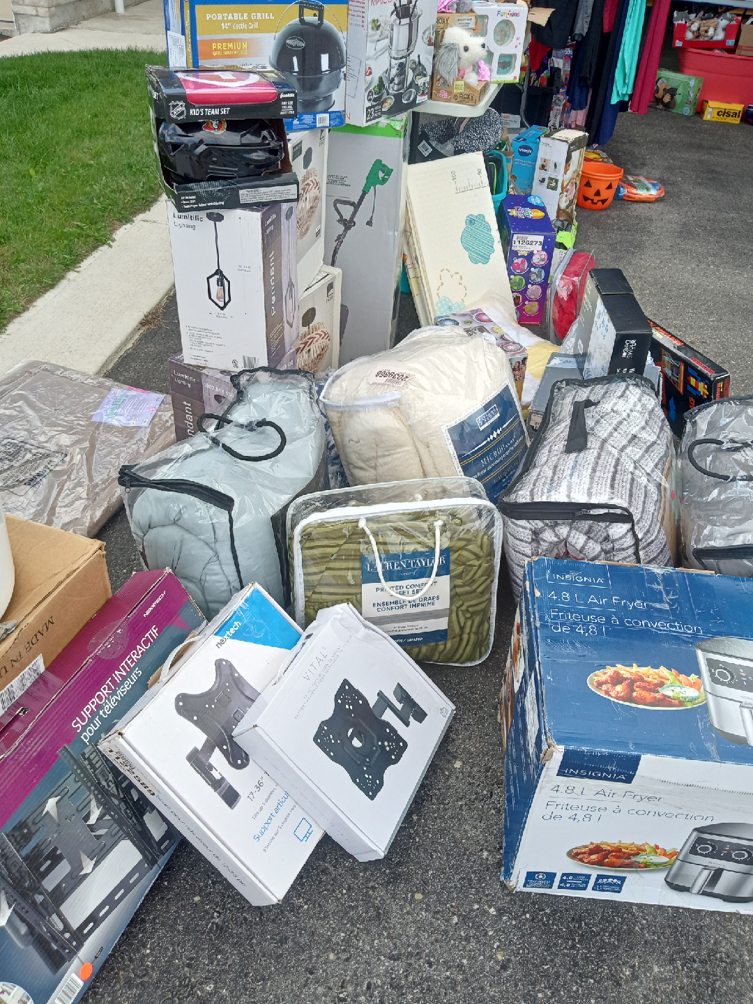 Huge Garage /Yard Sale - photo 4