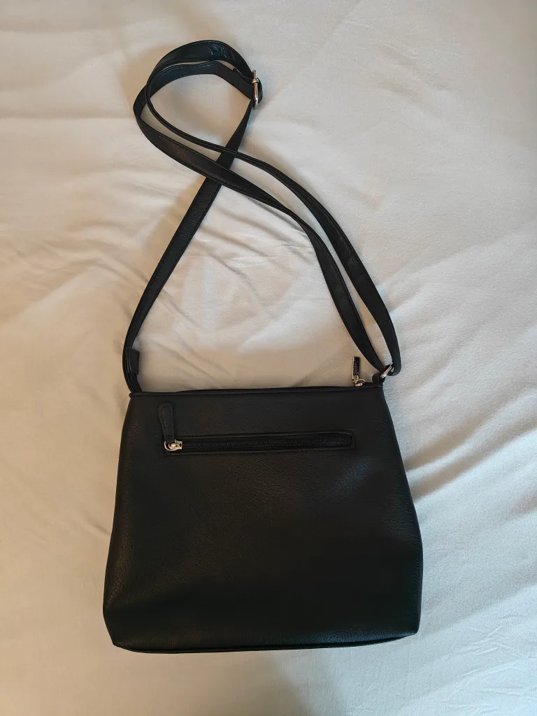 Roots Black Crossbody Bag with Adjustable Straps 💖🧡 image indicator(2)