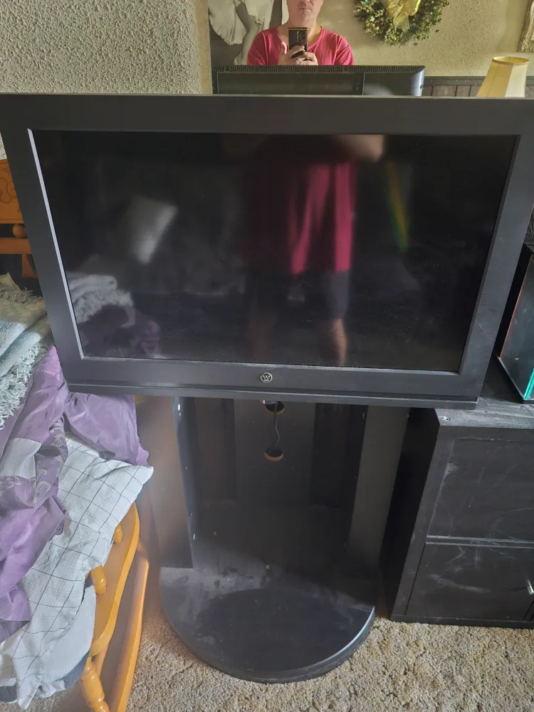 32" tv with stand image indicator(3)