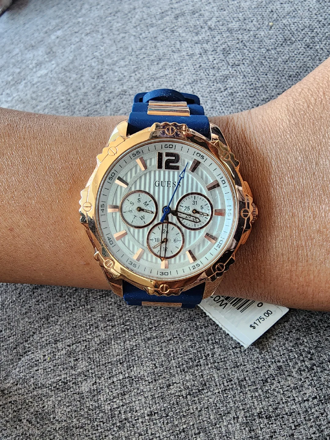 Brand new Blue-Rose Gold Guess Watch (unisex) thumbnail