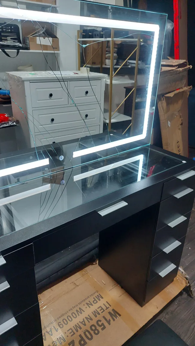 Damaged Vanity Table with LED Mirror image indicator(5)
