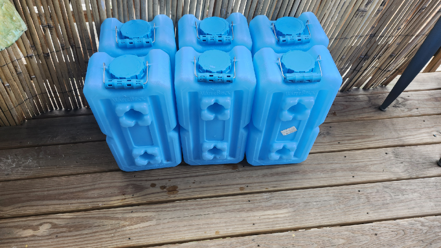 preppers delight- 6pc lot 3.5 gallon water / food storage