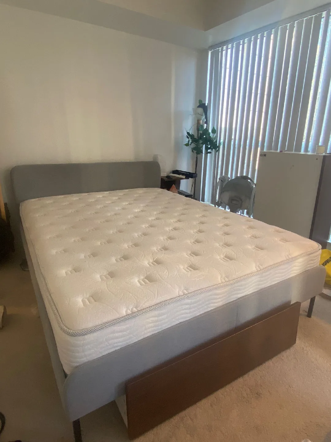 Queen Size White Upholstered Platform Bed Frame image indicator(9)