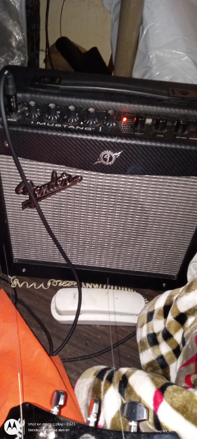 Fender Mustang Guitar Amplifier image indicator(2)