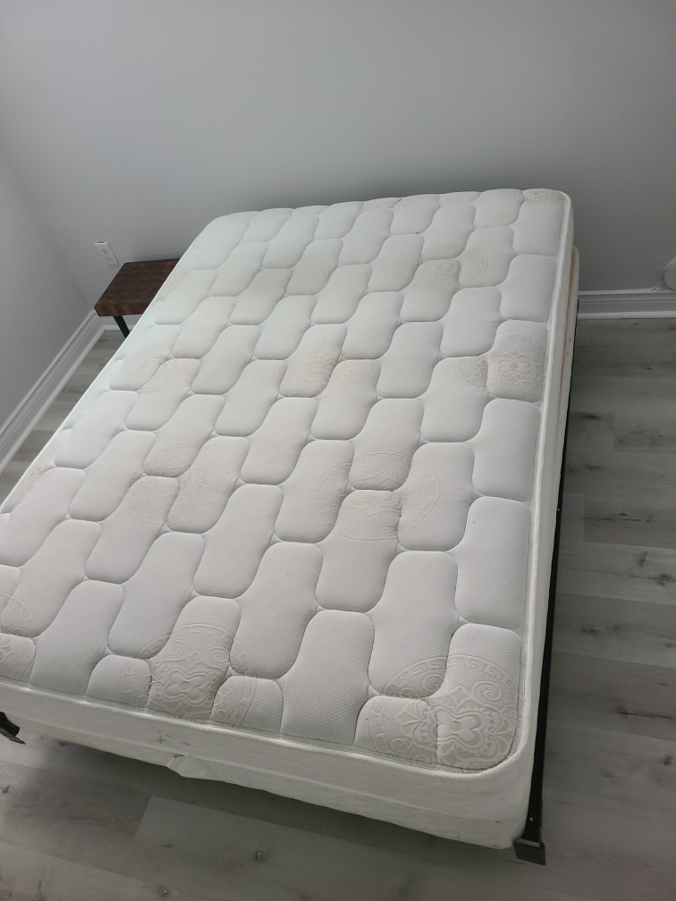 Full/QUEEN Size mattress, Box Spring and floor frame - photo 2