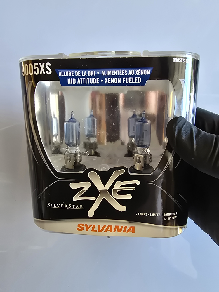 Sylvania SilverStar ZXE 9005XS Halogen Bulbs - New - photo 3