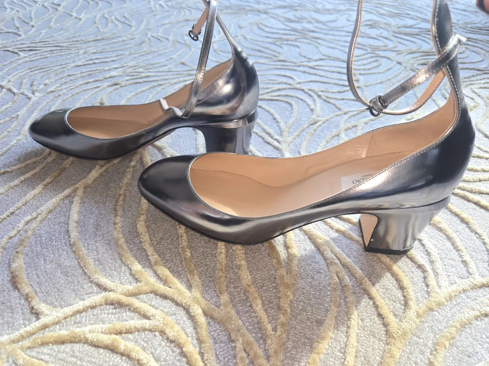 Valentino Garavani Silver Heels image indicator(4)