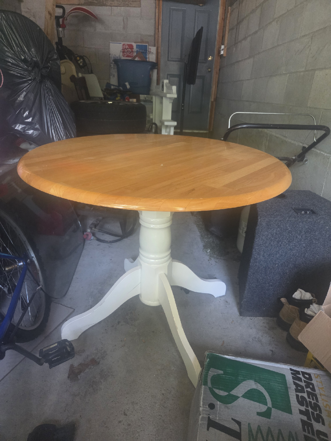 Round Wooden Dining Table - photo 2