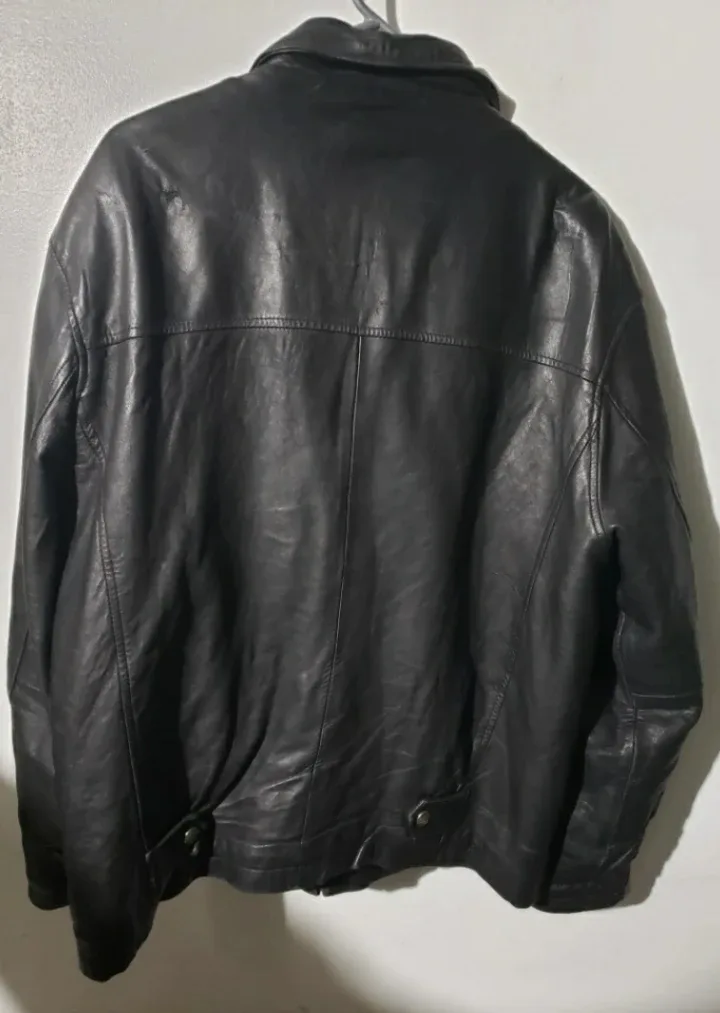 Vroom Dreesmann Black Leather Jacket (M) image indicator(2)