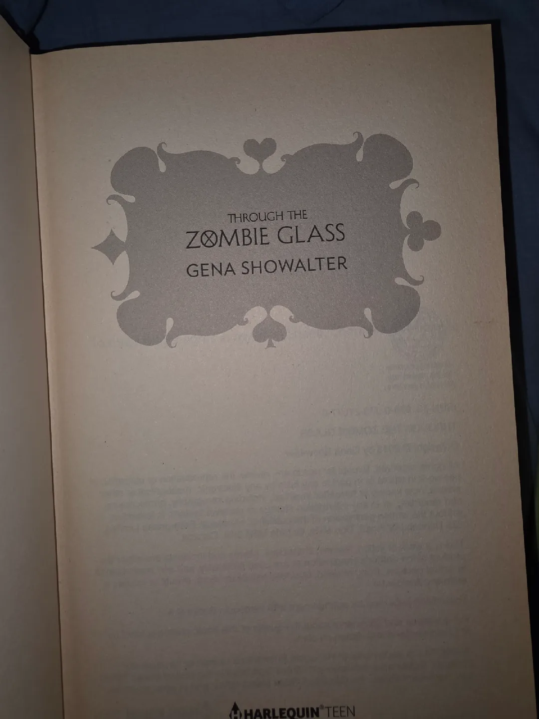 Alice in Zombieland + Zombie Glass + Zombie Hearts image indicator(2)