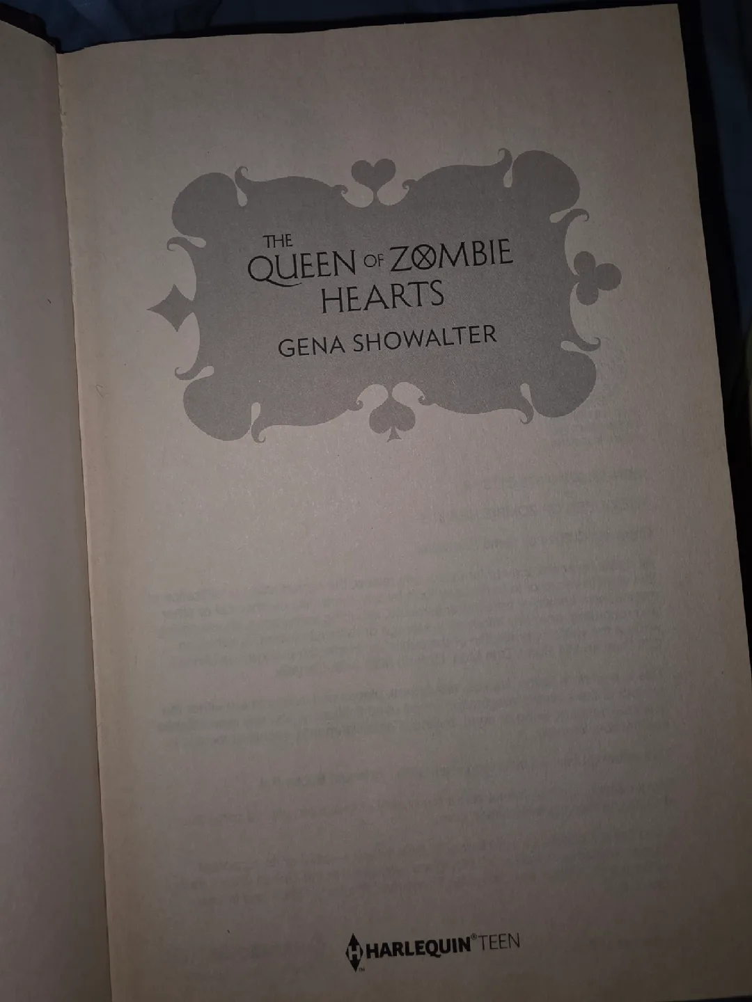 Alice in Zombieland + Zombie Glass + Zombie Hearts image indicator(3)