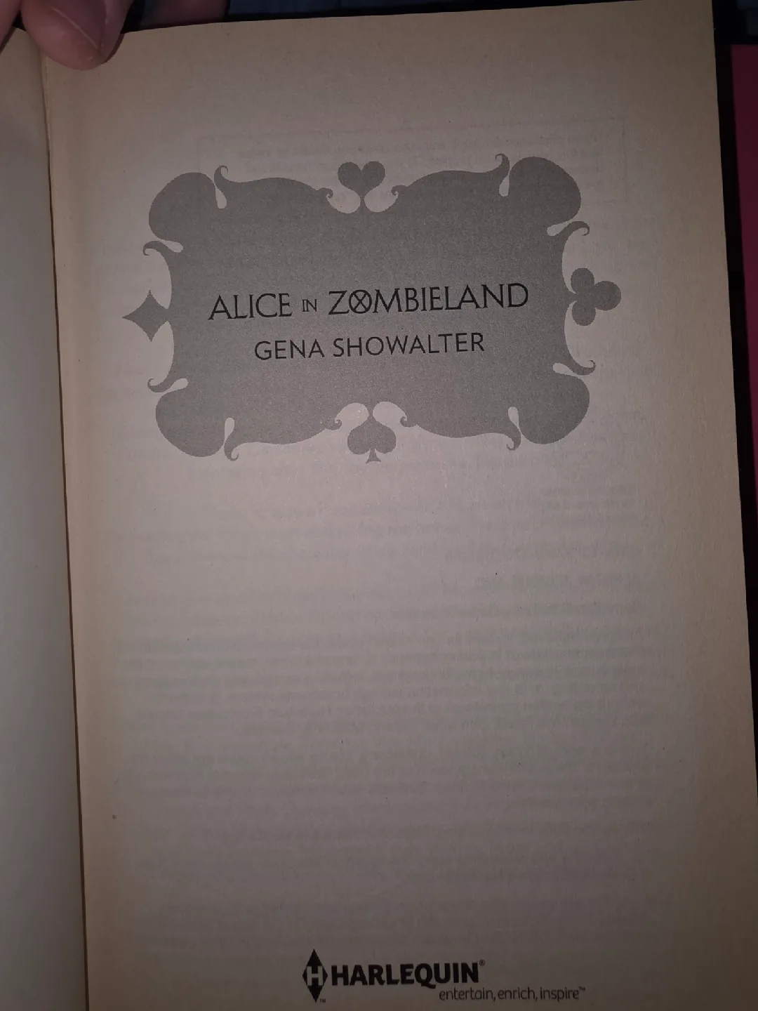 Alice in Zombieland + Zombie Glass + Zombie Hearts image indicator(4)