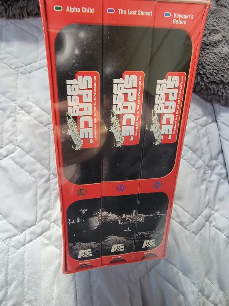 Space 1999 Set 4 DVD - New Sealed image indicator(2)