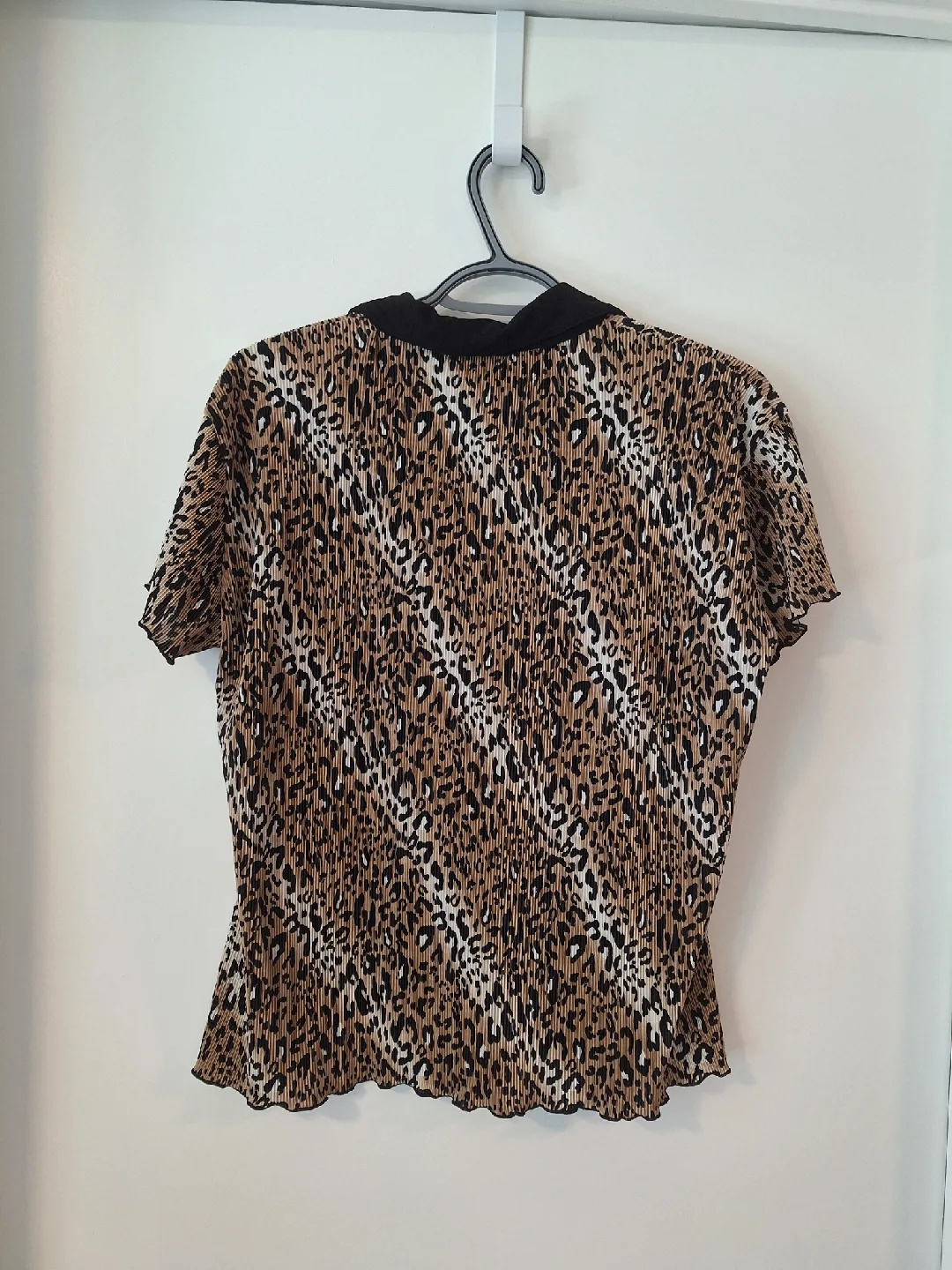 Laura Leopard Print Blouse -sz Large image indicator(2)